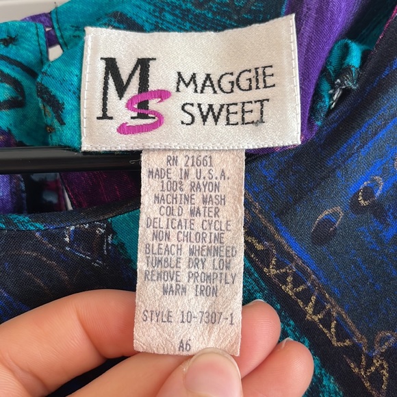 XL Vintage 80’s 90’s abstract graphic blouse - Picture 5 of 7